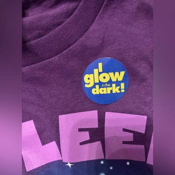 New Vintage Disney Glow in The Dark Winnie The Pooh As Sleepy As Can Bee Tee Top - Picture 6 of 10